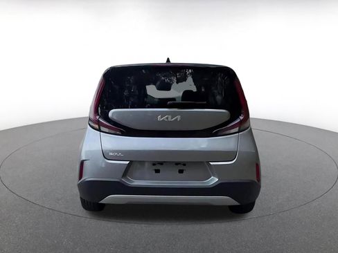 Used 2025 Kia Soul LX w/ LX Technology Package FWD image 12