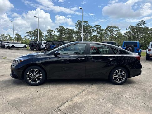 Used 2023 Kia Forte LXS FWD image 6