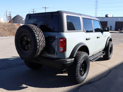 Used 2022 Ford Bronco Black Diamond image 7