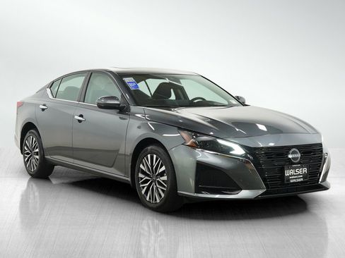 Used 2023 Nissan Altima 2.5 SV w/ SV Premium Package image 7