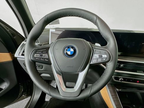 New 2026 BMW X5 xDrive50e image 10