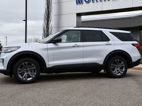 Used 2026 Ford Explorer Active w/ Active Comfort Package AWD/4WD image 2