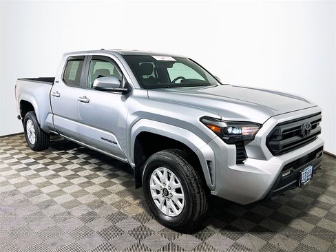 Certified 2024 Toyota Tacoma SR5 image 1