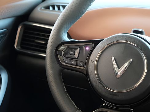 New 2025 VinFast VF 8 Plus AWD/4WD image 9