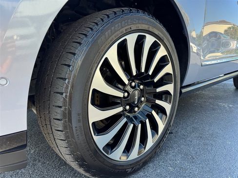 Used 2023 Lincoln Navigator Black Label AWD/4WD image 9