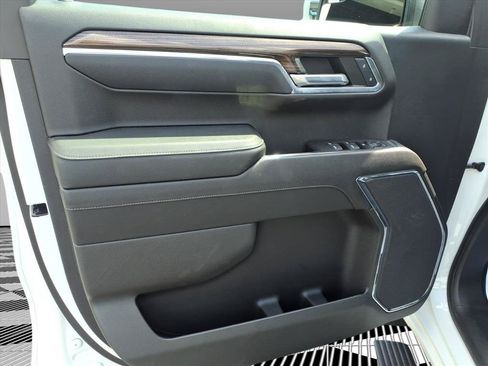 Used 2023 Chevrolet Silverado 1500 LT AWD/4WD image 15
