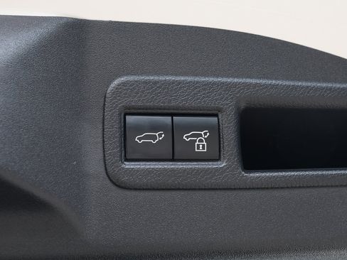 Used 2025 Toyota bZ4X XLE image 36