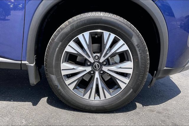 Used 2023 Nissan Rogue SV FWD image 8