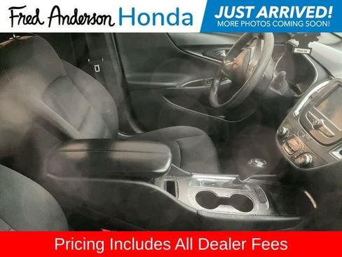 Used 2018 Chevrolet Malibu LT FWD image 3