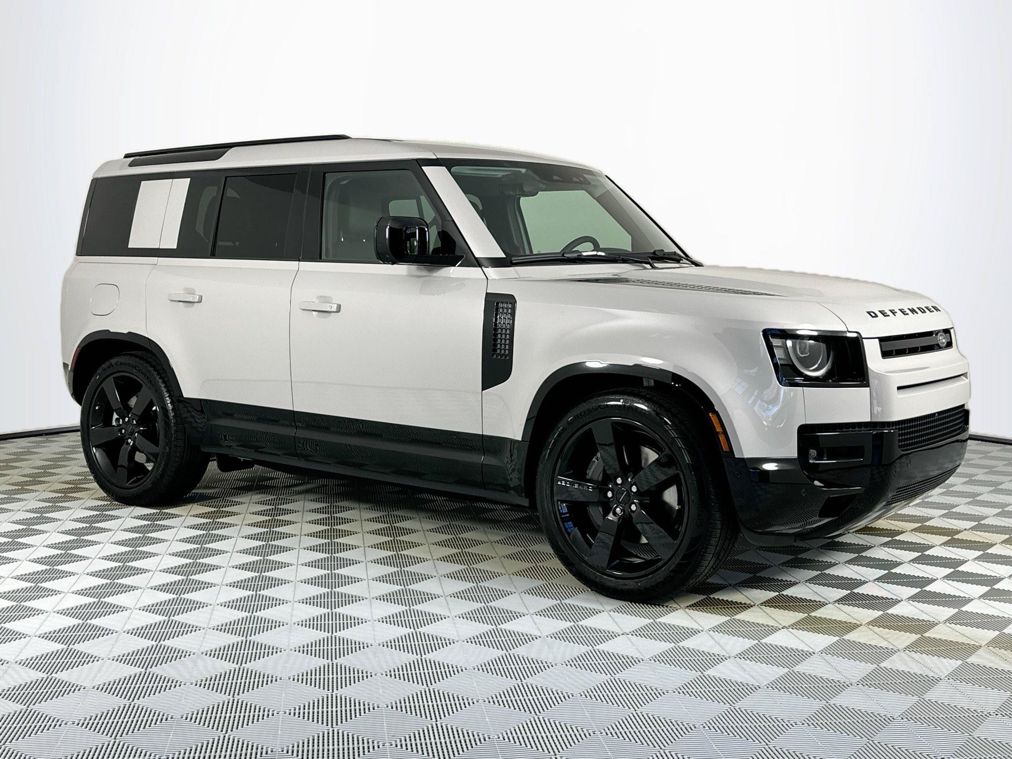 Used 2026 Land Rover Defender 110 X-Dynamic SE AWD/4WD image 3