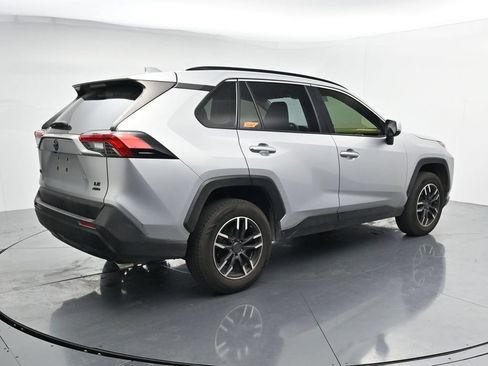 Used 2019 Toyota RAV4 LE w/ All Weather Liner Package AWD/4WD image 8