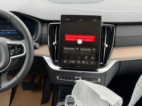 New 2026 Volvo XC90 B6 Plus w/ Protection Package AWD/4WD image 9