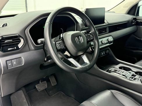 Used 2025 Honda Pilot Touring image 8