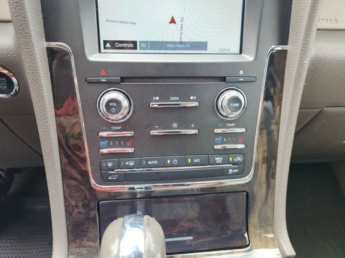 Used 2017 Lincoln Navigator L Select RWD image 28