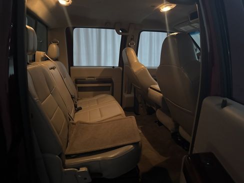 Used 2010 Ford F350 Lariat image 34