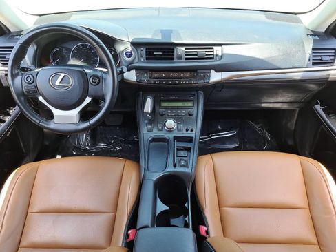 Used 2014 Lexus CT 200h w/ Seat Comfort Package FWD image 9