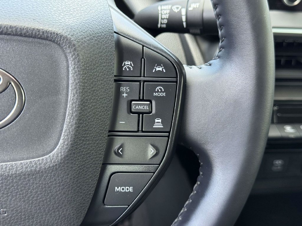 Used 2026 Toyota Prius LE FWD image 12