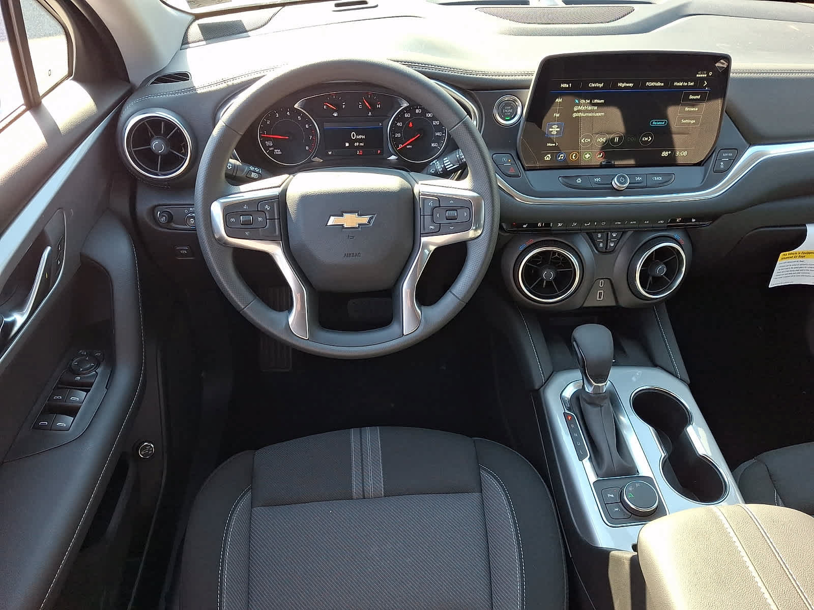 New 2026 Chevrolet Blazer LT w/ Convenience Package FWD image 9