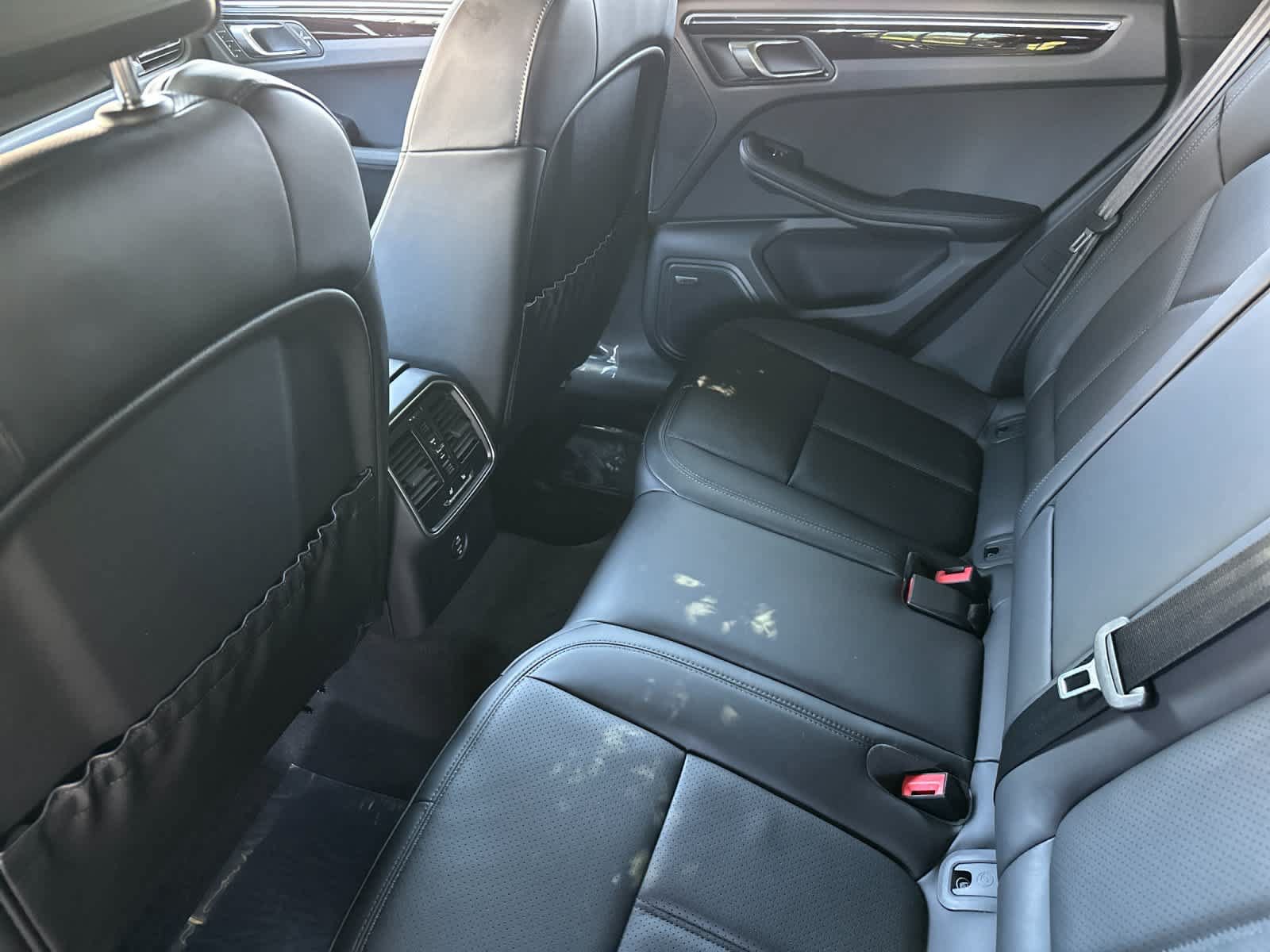 Certified 2025 Porsche Macan AWD/4WD image 13
