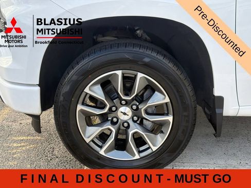 Used 2025 Chevrolet Silverado 1500 RST AWD/4WD image 16