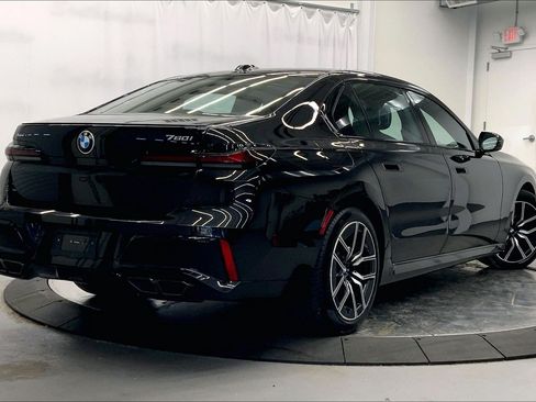 Used 2025 BMW 760i xDrive w/ Premium Package AWD/4WD image 6