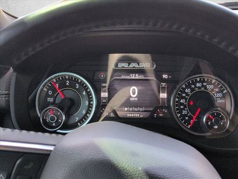 Used 2024 RAM 1500 Laramie AWD/4WD image 9