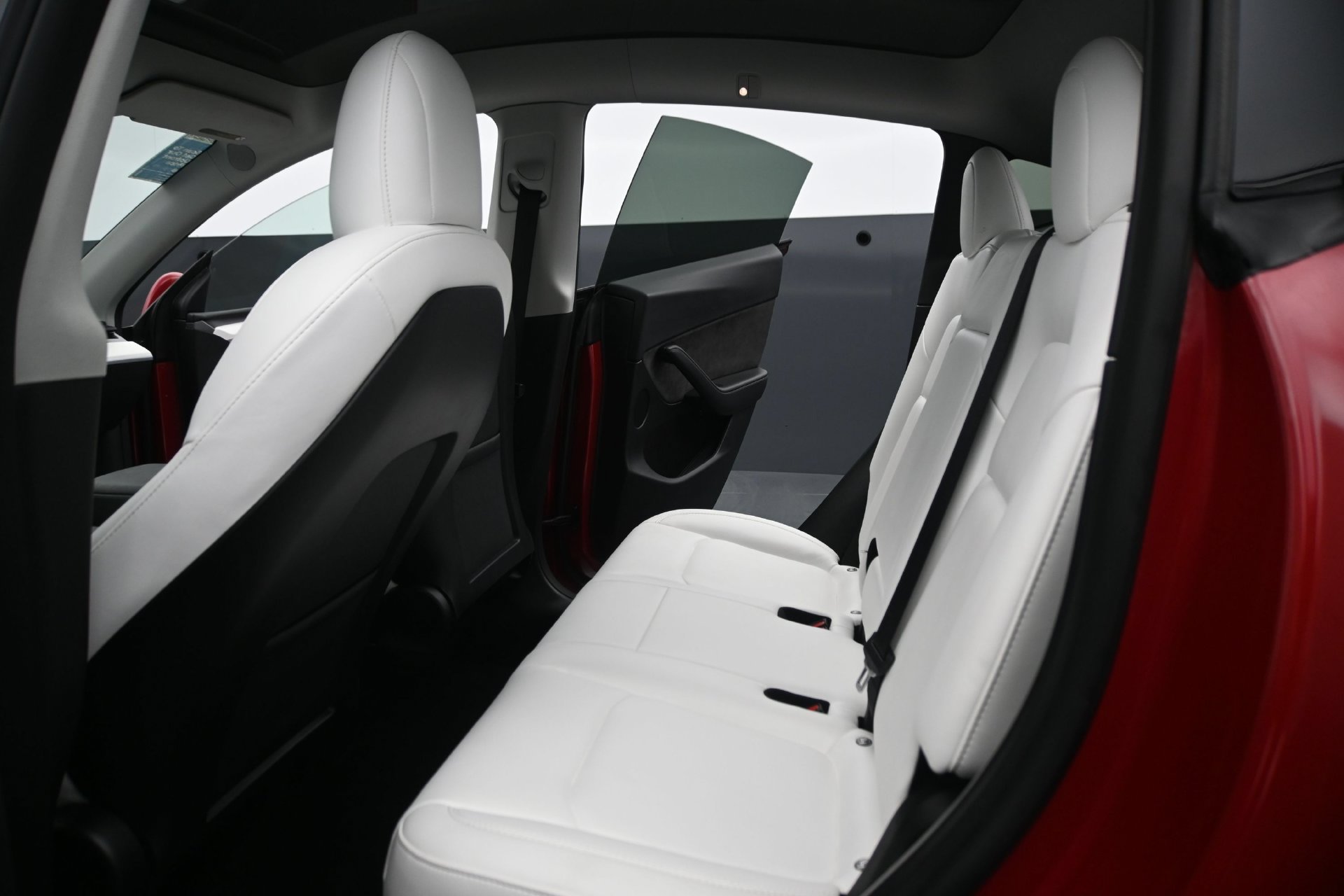 Used 2022 Tesla Model Y Performance AWD/4WD image 17