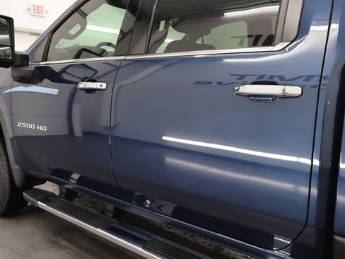 Used 2021 Chevrolet Silverado 2500 LTZ w/ LTZ Convenience Package AWD/4WD image 31