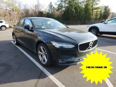 Used 2017 Volvo S90 T5 Momentum w/ Convenience Package image 2