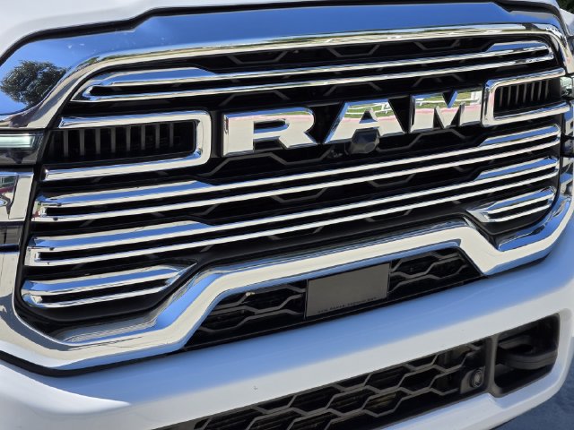 Used 2026 RAM 2500 Laramie AWD/4WD image 11