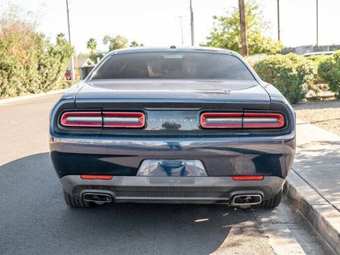 Used 2016 Dodge Challenger SXT RWD image 4