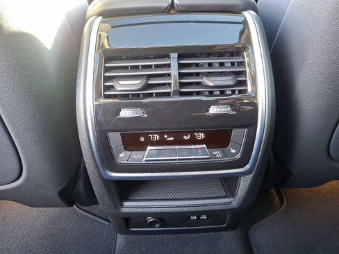 Certified 2025 BMW X7 xDrive40i w/ Premium Package image 11