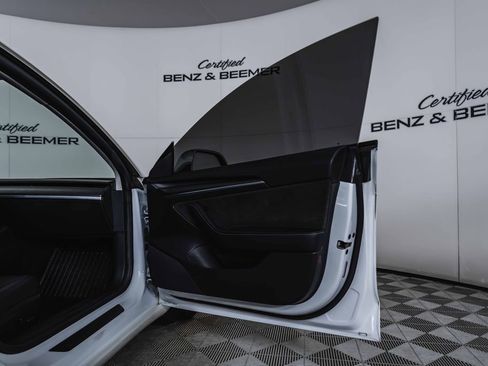 Used 2021 Tesla Model 3 Standard Range Plus image 15