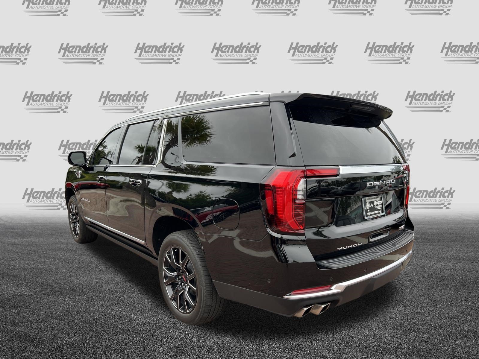 Used 2025 GMC Yukon XL Denali w/ Sun & Power Step Package AWD/4WD image 8