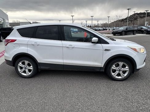 Used 2016 Ford Escape SE image 4