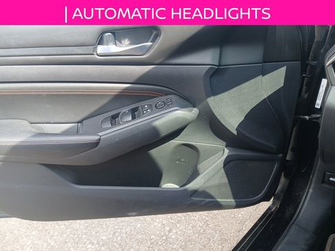 Used 2021 Nissan Altima 2.5 SR w/ SR Premium Package FWD image 12