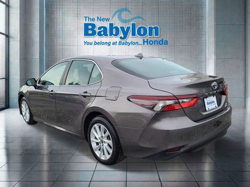 Used 2023 Toyota Camry LE image 3