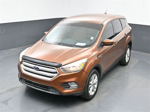 Used 2017 Ford Escape SE image 37