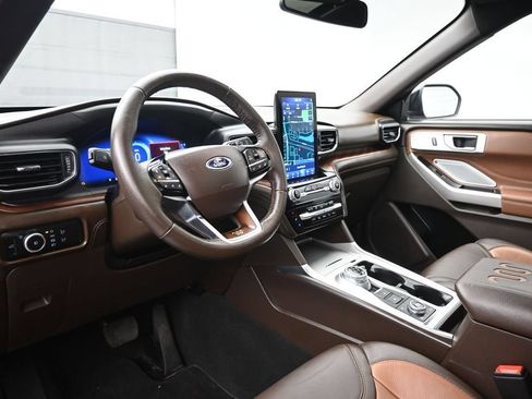 Certified 2023 Ford Explorer King Ranch w/ Technology Package AWD/4WD image 22