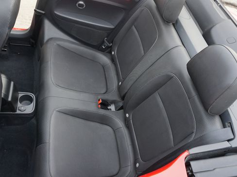 Used 2014 Volkswagen Beetle 2.5 image 16