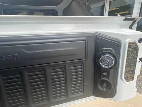 Used 2023 Jeep Wrangler Unlimited Rubicon 392 AWD/4WD image 34