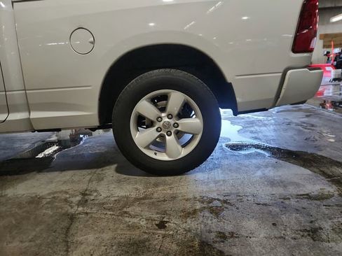 Used 2014 RAM 1500 Express image 25