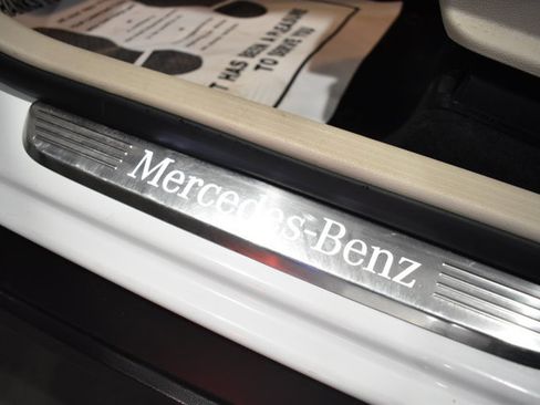 Used 2020 Mercedes-Benz GLC 300 4MATIC image 35