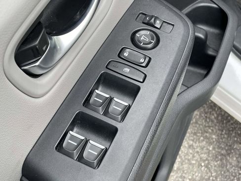 Used 2023 Honda Pilot EX-L image 6