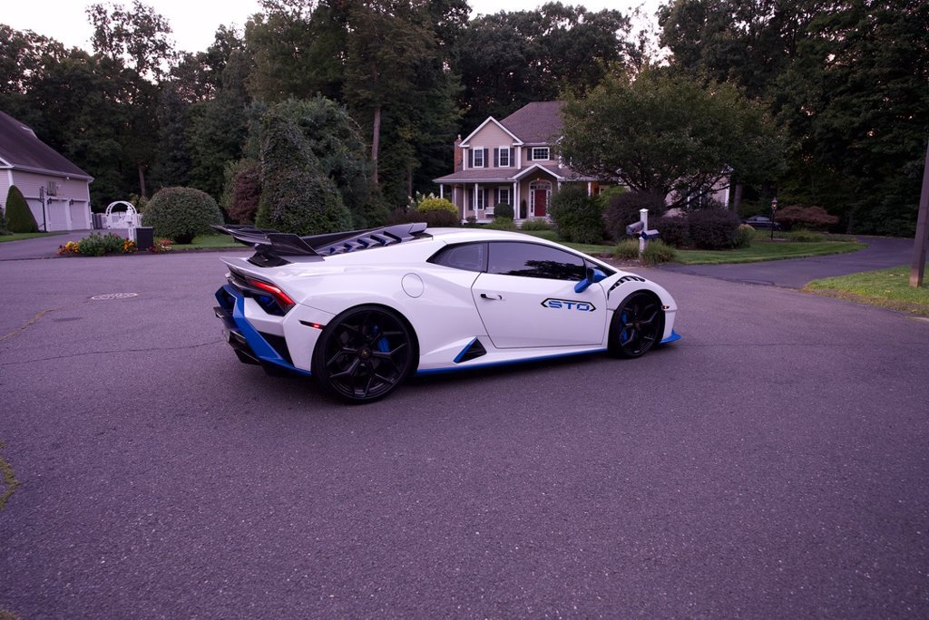 Used 2022 Lamborghini Huracan STO RWD image 58