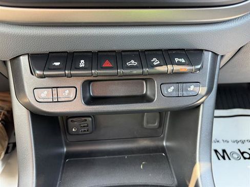 Used 2021 Chevrolet Colorado Z71 AWD/4WD image 43
