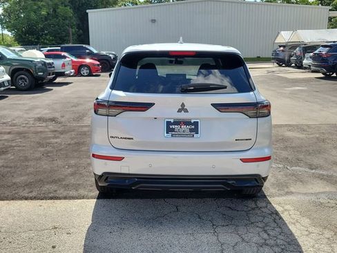 New 2026 Mitsubishi Outlander SE FWD image 5