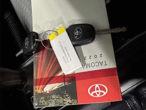 Used 2022 Toyota Tacoma SR5 image 31