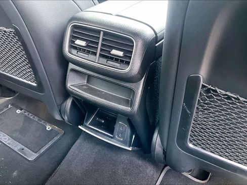 Used 2021 Mercedes-Benz GLE 450 4MATIC image 32