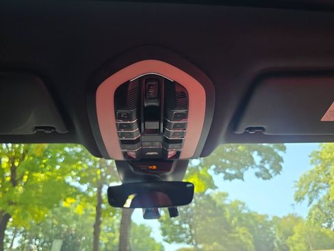 Used 2019 Porsche Macan S AWD/4WD image 34